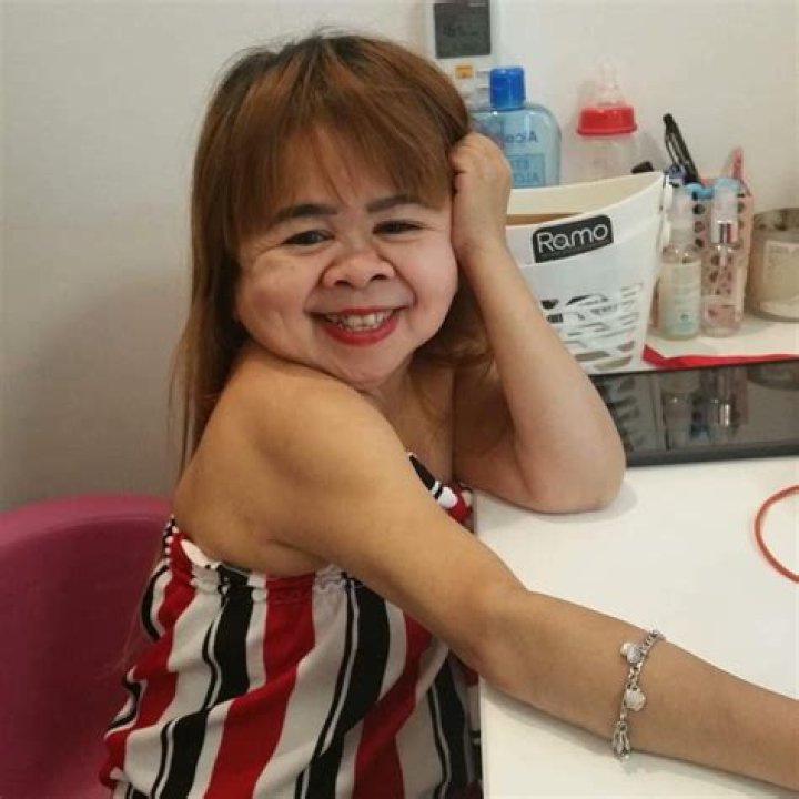 Filipino Comedian Actress Noemi Tesorero: The Legendary "Mahal"