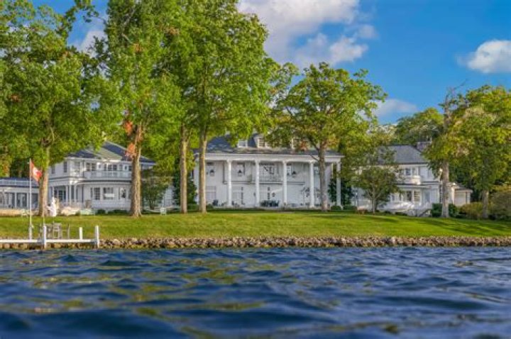 Hovland's Eau Claire: A Premium Wisconsin Lakefront Destination