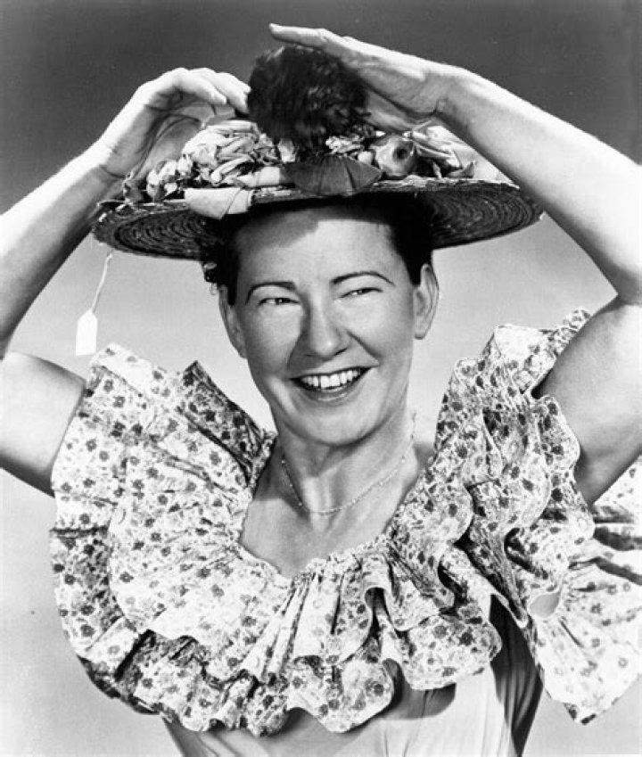 Minnie Pearl Pictures - A Glimpse Into Country Music History