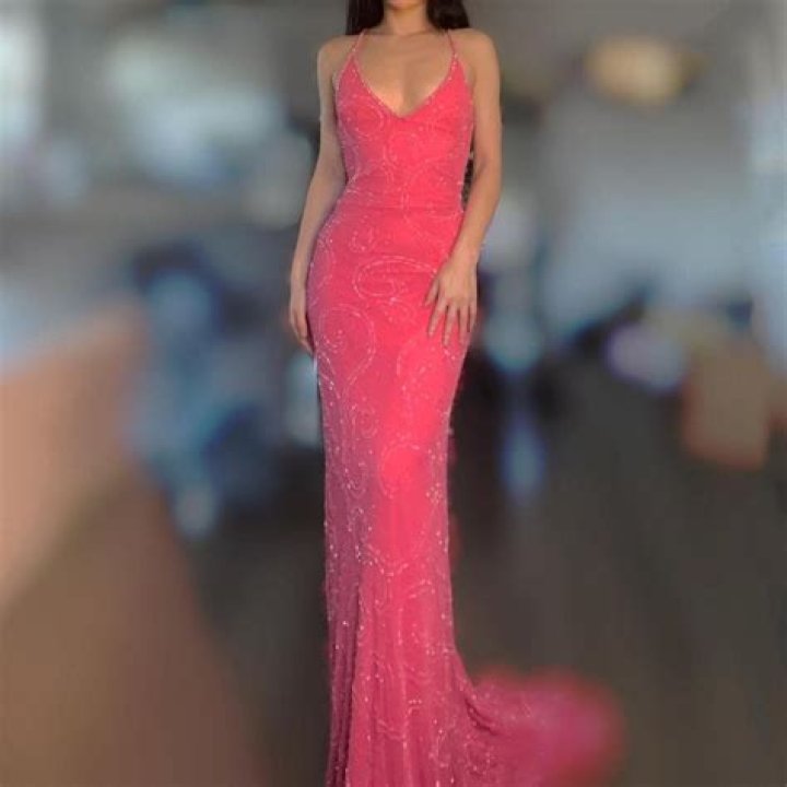 Show-Stopping Pink Club Wear: Elevate Your Night Out