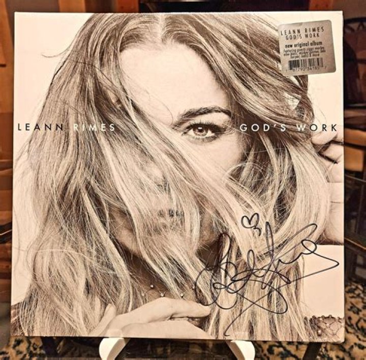 Stay Connected: LeAnn Rimes Tweets