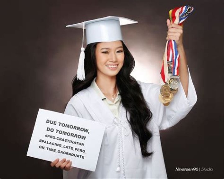 Stellar Graduation Shots: Capturing Your Friend's Triumph