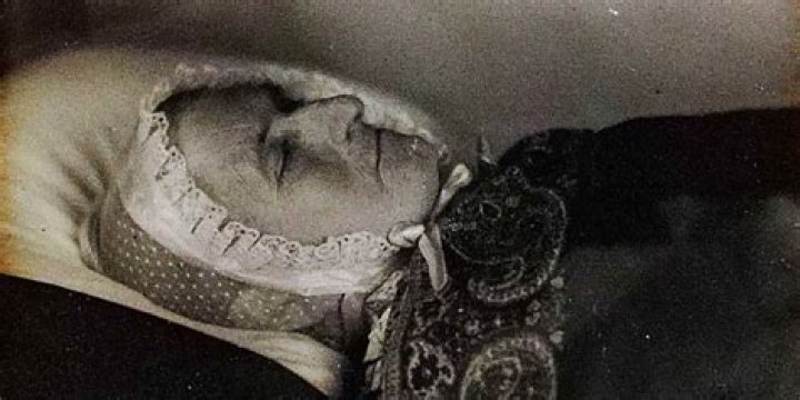 Stunning Deceased Faces: Exploring The Intriguing Beauty Of Post-Mortem Portraits