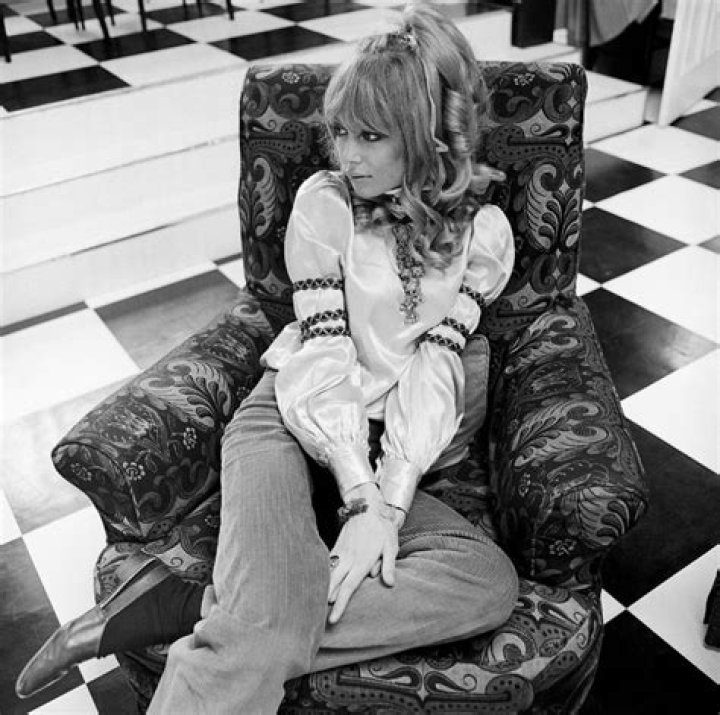 The Ultimate Guide To Embracing The Effortless Elegance Of Pattie Boyd Style