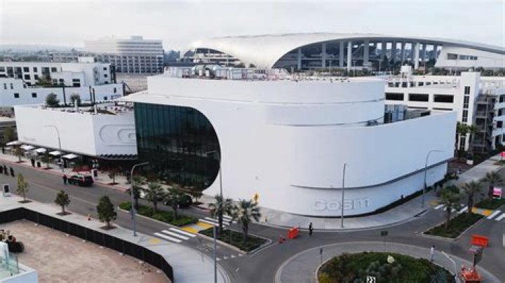 Trans Voting Center Now Open In Los Angeles