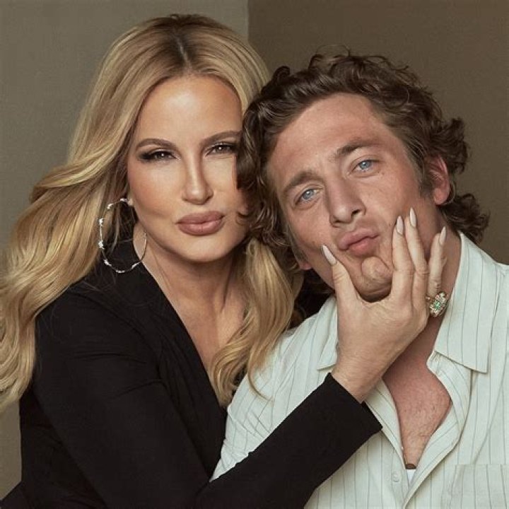 Why Jennifer Coolidge's Hot Dog Dilemma Is A Real Wiener